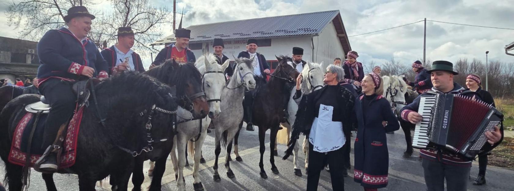 Održano 4. Pokladno jahanje: Konjički običaji i zajedništvo obilježili zapadni dio Kutine