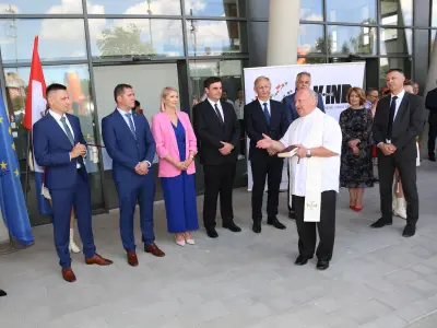 Blagoslov zgrade: vlč. Vladimir Hren