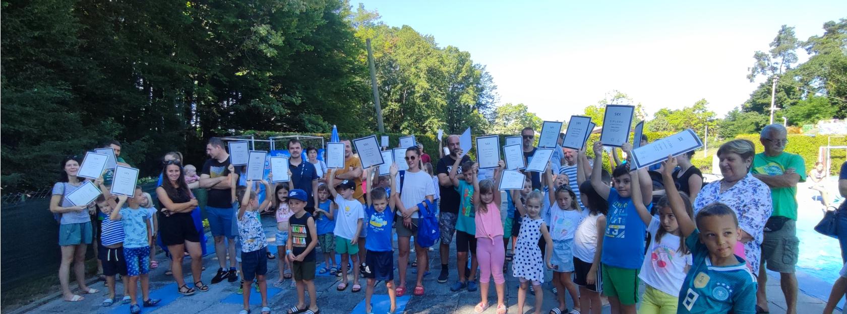 Završila škola plivanja na kutinskom bazenu