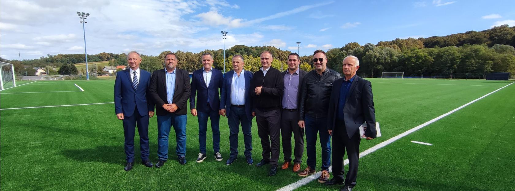 Novi umjetni travnjak na nogometnom igralištu HNŠK Moslavine
