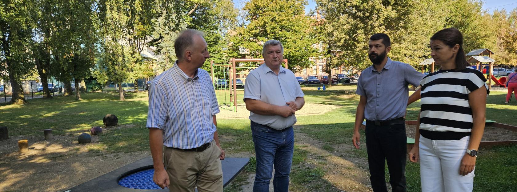 Obnova dječjih igrališta u Kutini: Sigurnija i kvalitetnija mjesta za naše najmlađe