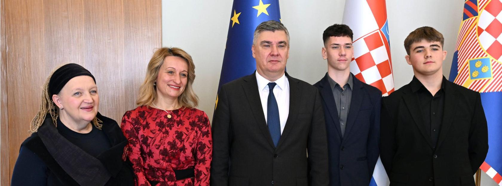 PREDSTAVNICI KUTINSKOG DGV-a NA PRIJEMU KOD PREDSJEDNIKA REPUBLIKE POVODOM SVJETSKOG DANA DJECE