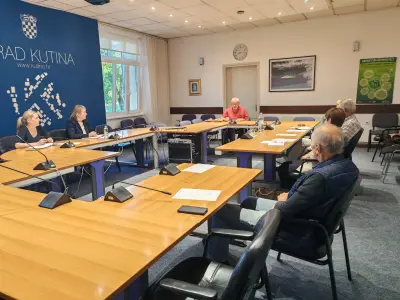 WhatsApp Image 2025-10-03 at 09.34.31 (2)