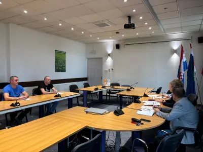 WhatsApp Image 2025-10-05 at 09.27.06