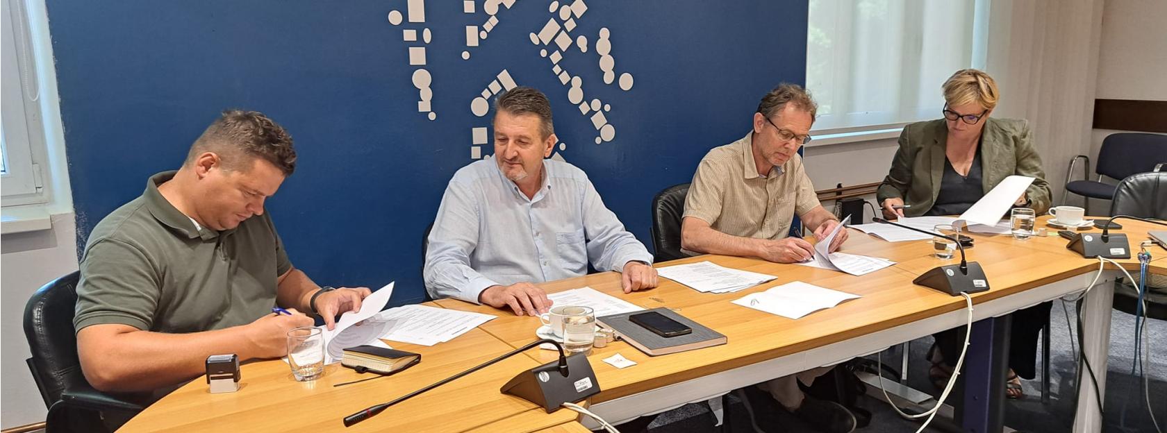 Potpisivanje Ugovora za nastavak izgradnje nogostupa u prigradskom naselju Batina