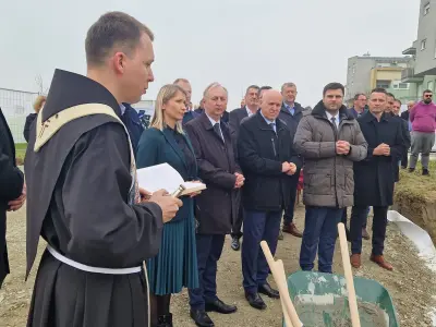 428698448_818065380362477_5014874939907931722_n