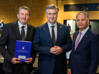 434444235_833459151927021_7520410395985065556_n