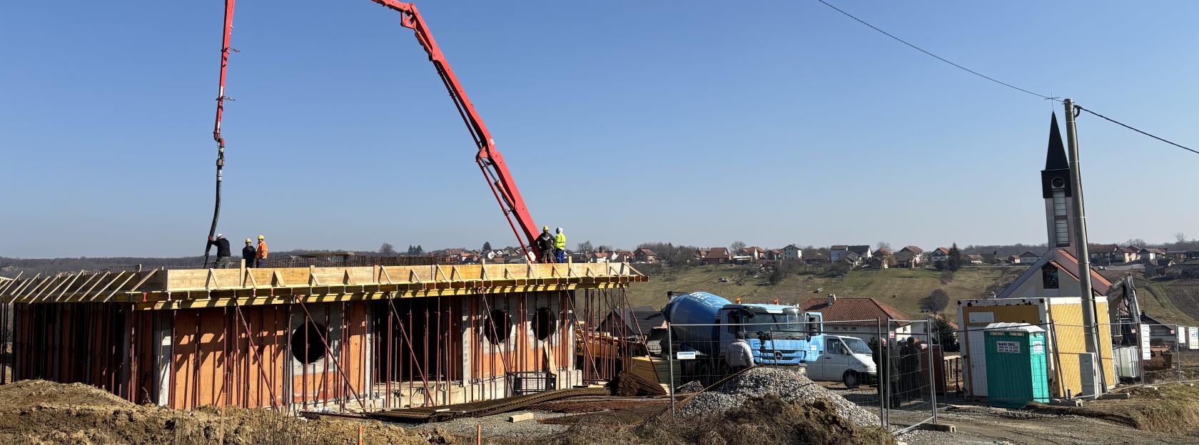 Gradonačelnik obišao gradilište novog dječjeg vrtića u Kutinskoj Slatini – u tijeku betoniranje stropne ploče