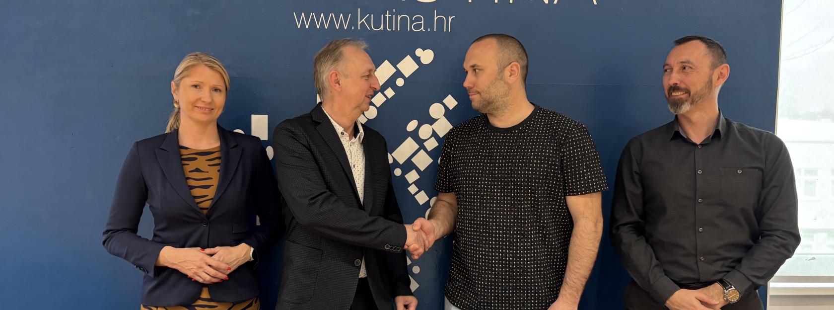 Potpisan ugovor o rekonstrukciji krovišta na mjesnom domu u Radićevoj ulici