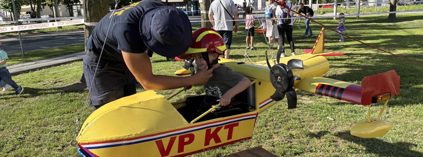 Vatrogastvo približeno građanima: održan Dan otvorenih vrata Vatrogasne postrojbe Kutina