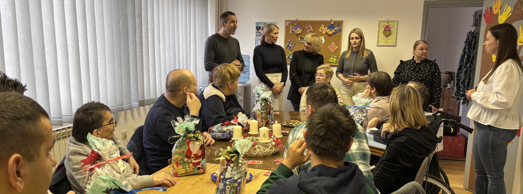 Zamjenica gradonačelnika Ivana Grdić posjetila Udrugu OSI Kutina uoči Međunarodnog dana osoba s invaliditetom