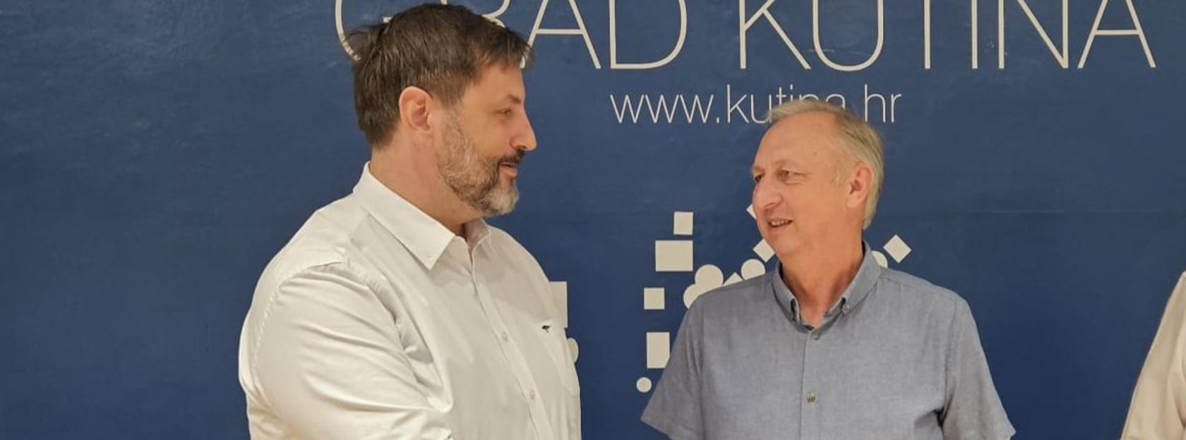 U gradskoj vijećnici Kutine potpisan ugovor za izgradnju pješačko-biciklističke staze u Fumićevoj ulici u Repušnici