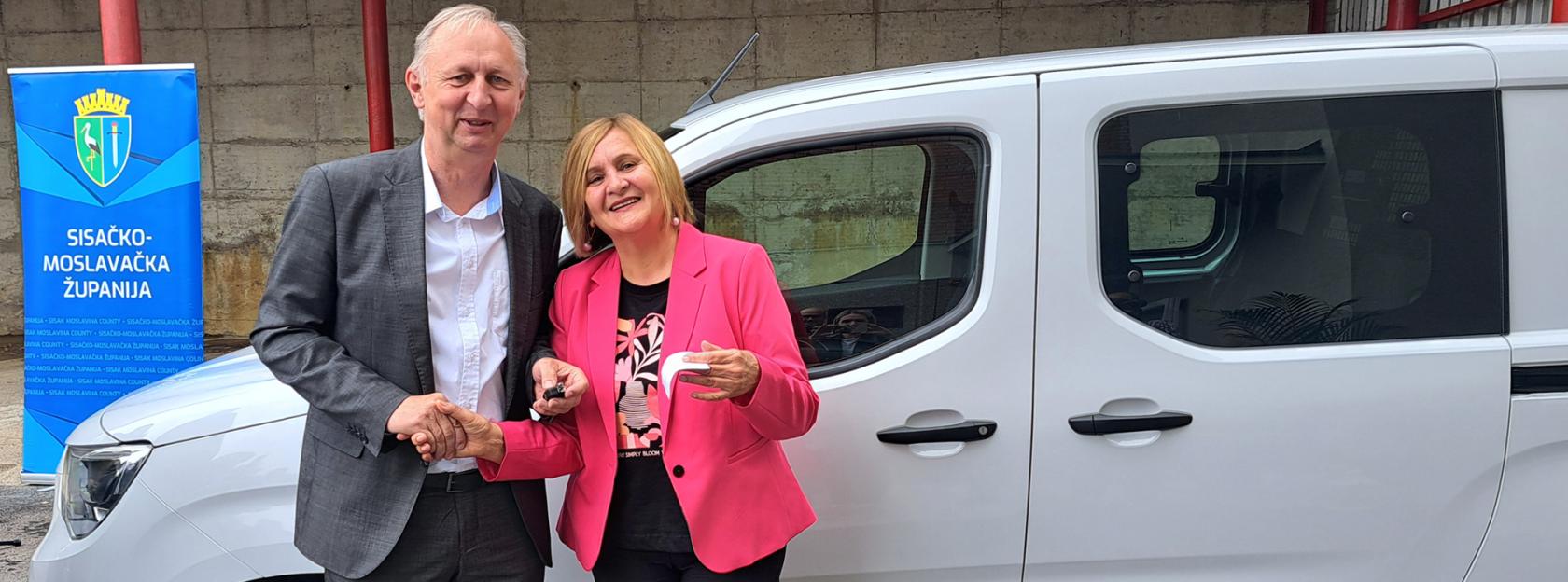 Gradonačelnik Zlatko Babić predao ključeve vozila ispostavi Doma za starije i nemoćne Kutina